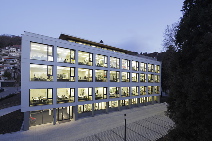 Universitäts Bauamt, Freiburg, Dämmerungsaufnahme
