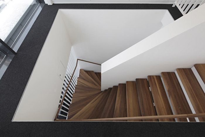 Universitäts Bauamt, Freiburg, Treppe