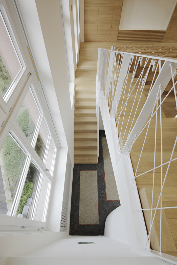 Hörsaal Kristallographie Universität Freiburg, Schulbank