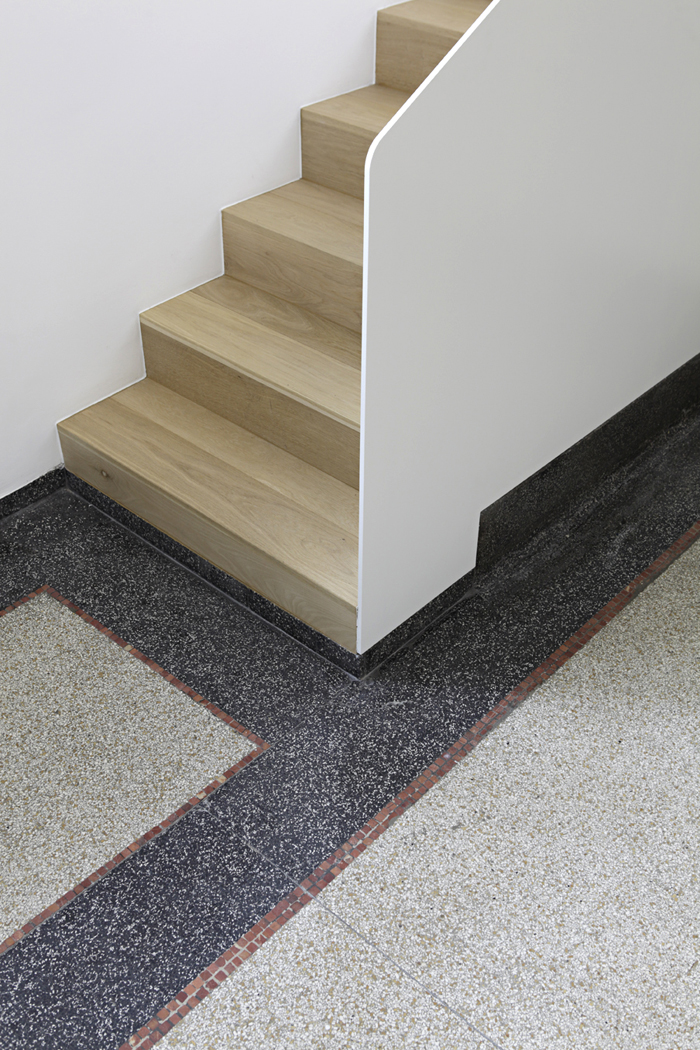 Hörsaal Kristallographie Universität Freiburg, Treppe