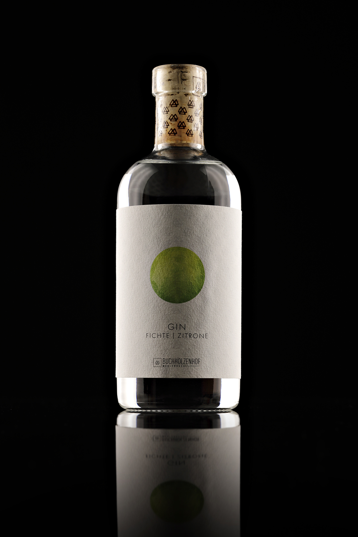 Produkt-Aufnahme, Gin, bottleshot, schwarz, Flasche, Studioaufnahme