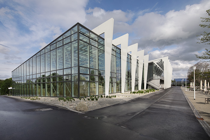 Aussenaufnahme bei Sonne