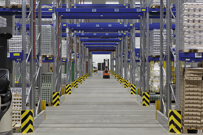 Industrie Fotografie, Regal-Gang