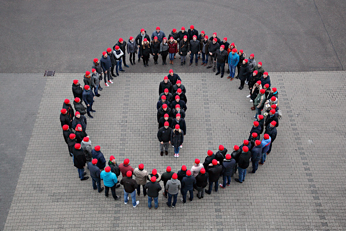 reportage logo menschenmenge