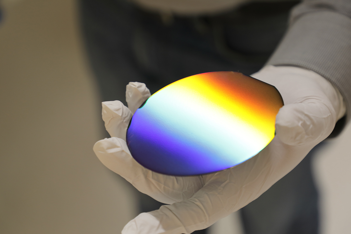 Wafer Nahaufnahme Hand