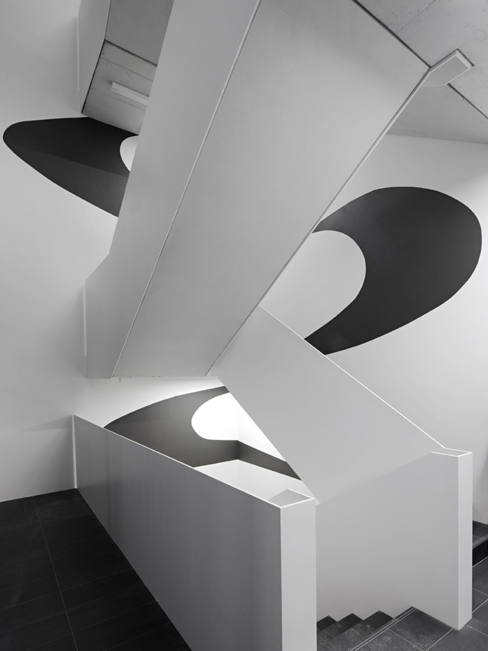 ZTZ Treppenhaus mit Kunst am Bau, Doppelhelix